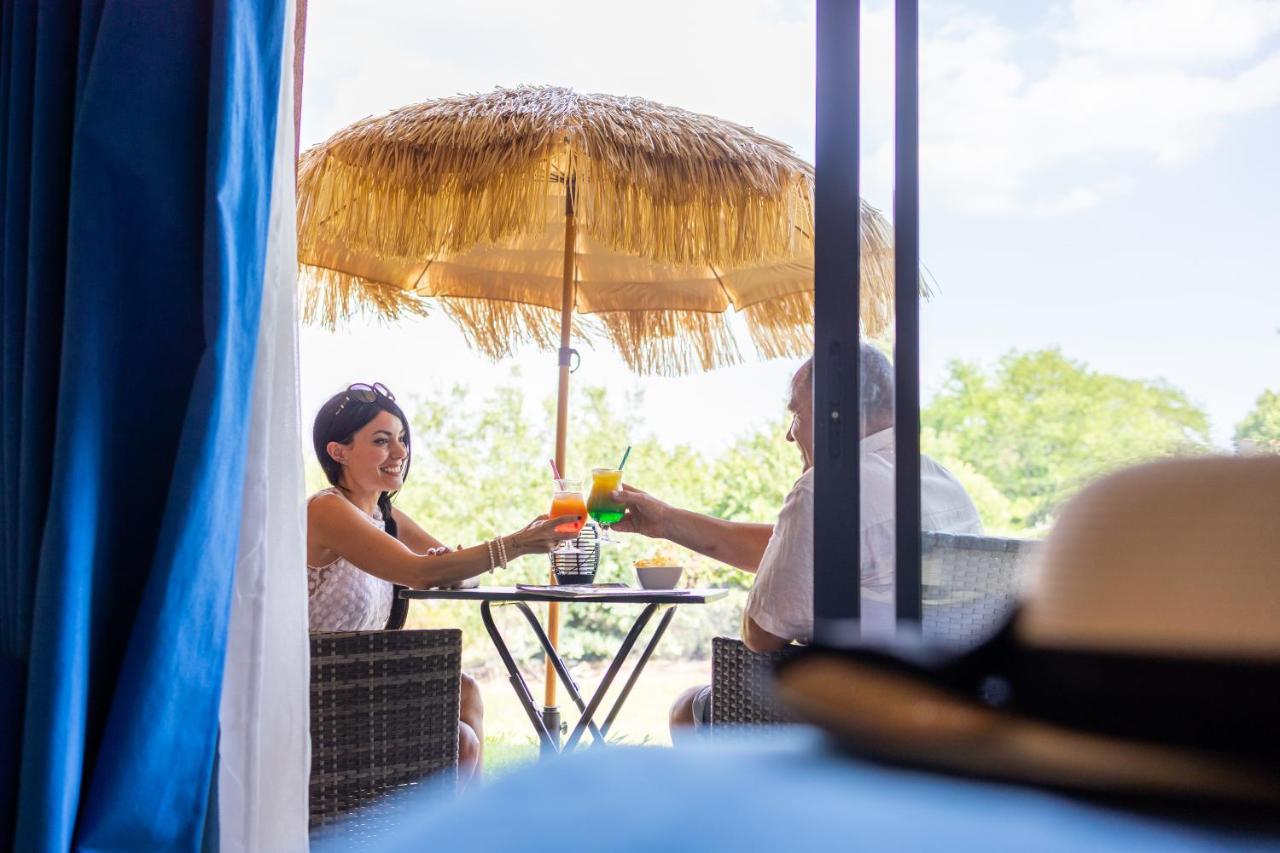 Logis Hotel & Spa Dejeunez Sous L'Arbre Rousset  Ngoại thất bức ảnh